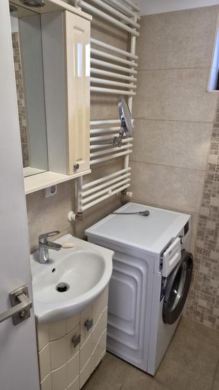 Apartament cu 3 camere decomandat în Fundeni