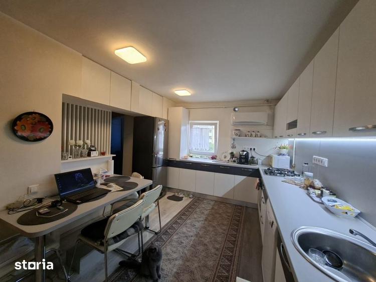Apartament cu 3 camere în Traian