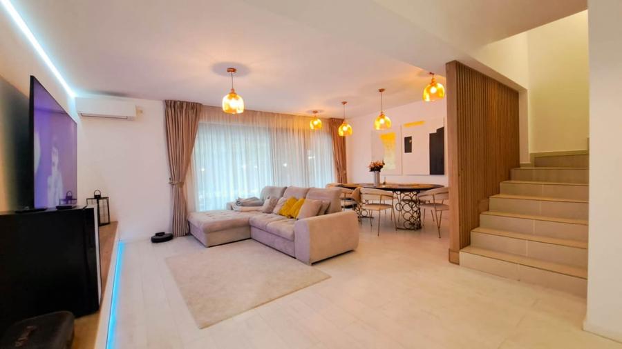 Duplex cu 5 camere cu Piscina în Tunari