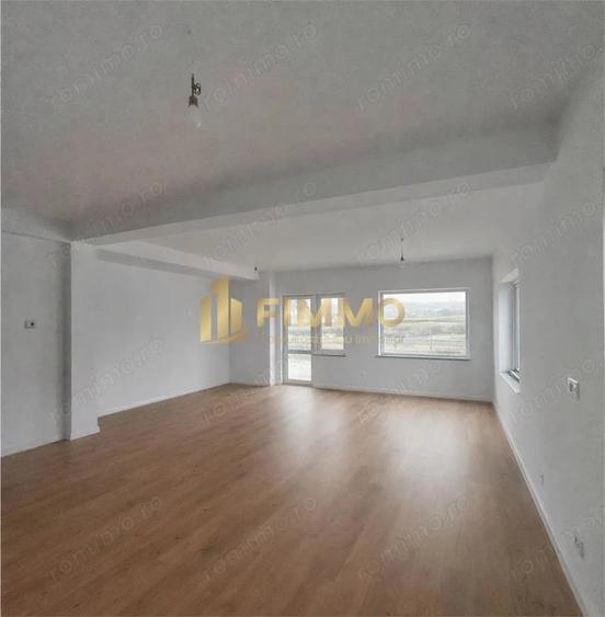 Apartament cu 3 camere decomandat în Ipotești