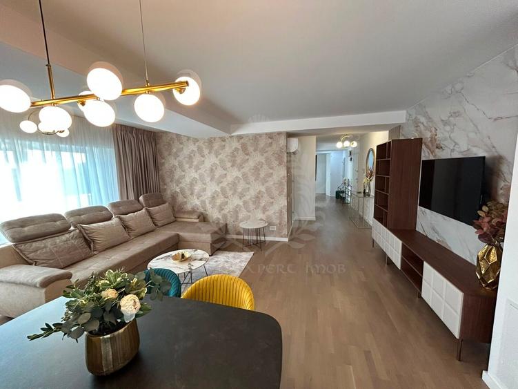Apartament cu 3 camere decomandat, mobilat în Central