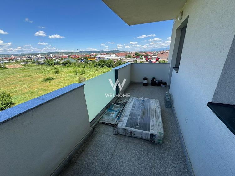 Apartament cu 3 camere semidecomandat, mobilat în Piața Cluj