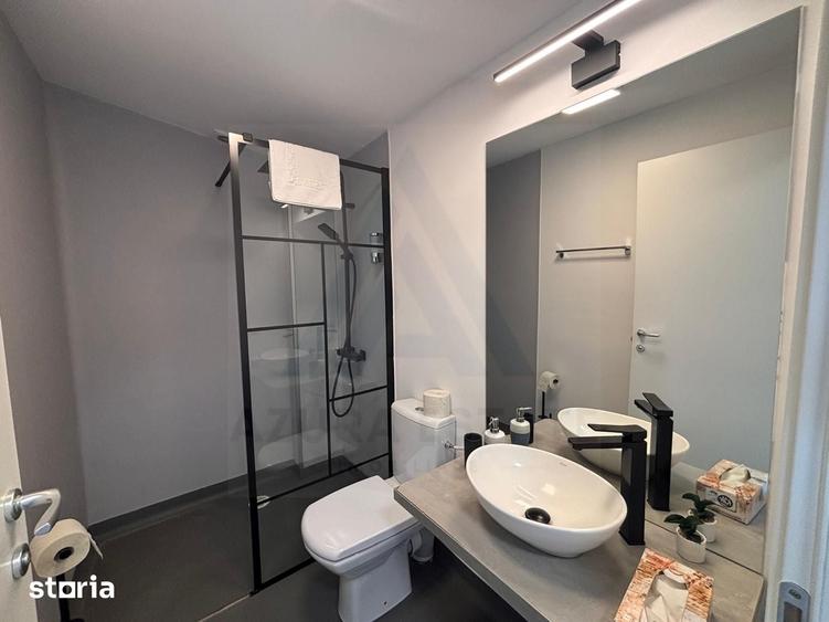 Casă cu 10 camere cu Teren 4600 Mp în Central