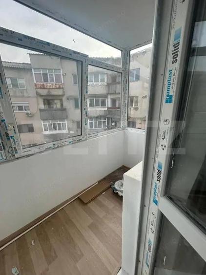 Apartament cu 2 camere semidecomandat în Micro 11