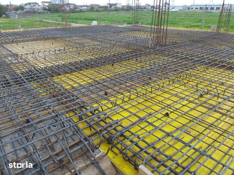 Casă cu 5 camere cu Canalizare în Vest