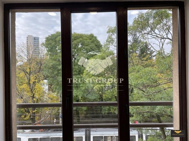 Apartament cu 4 camere decomandat, mobilat în Arcul de Triumf