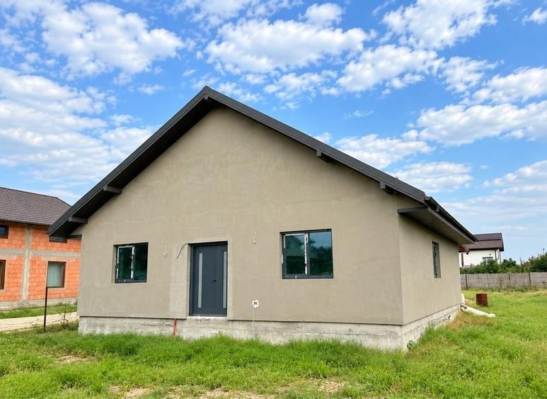 Casă cu 4 camere în Spătaru