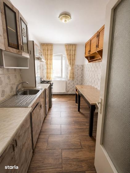 Apartament cu 4 camere decomandat în Central