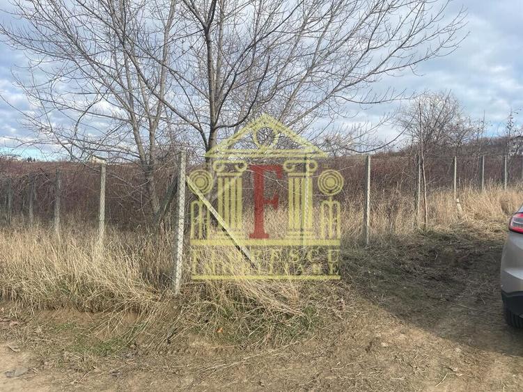 Teren Construcții intravilan de 2000 mp, în Pietrărie