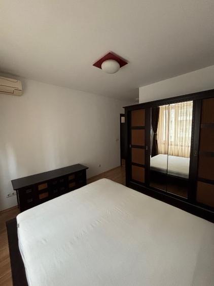 Apartament cu 3 camere decomandat în Colentina