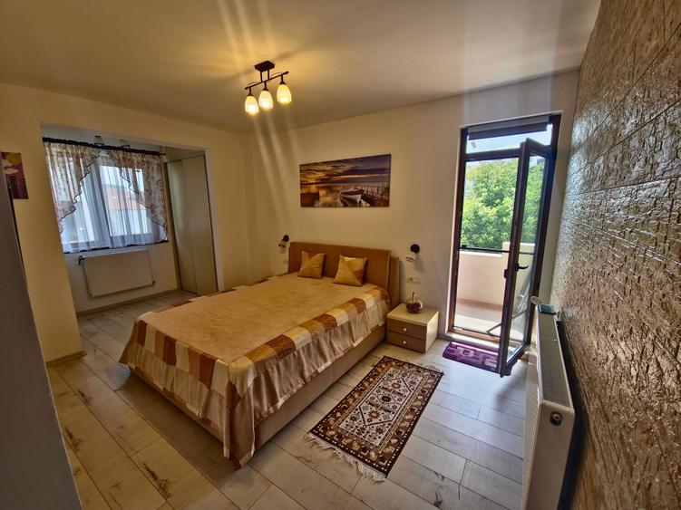 Apartament cu 3 camere decomandat, mobilat în Energia
