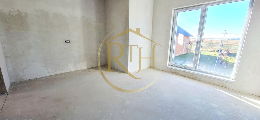 Duplex cu 4 camere cu Canalizare în Giroc