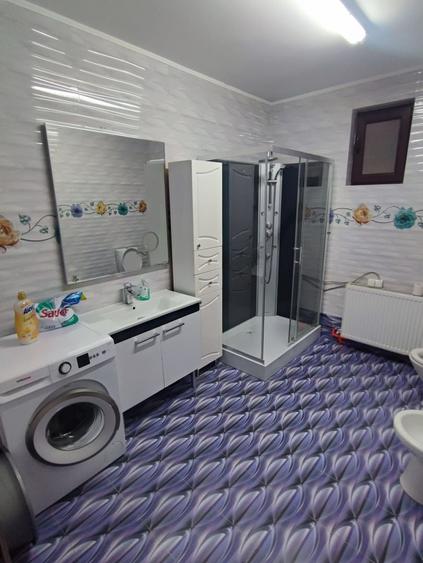 Casă individuală cu 4 camere cu Canalizare în Doamna Ghica