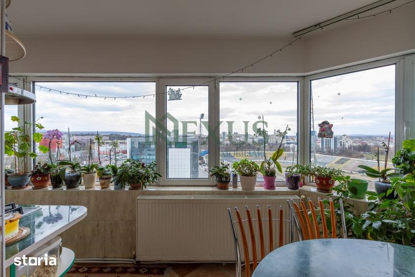 Apartament cu 3 camere decomandat în Cornișa