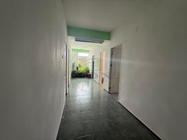 Spațiu comercial, de 683.10998535156 mp, în Central