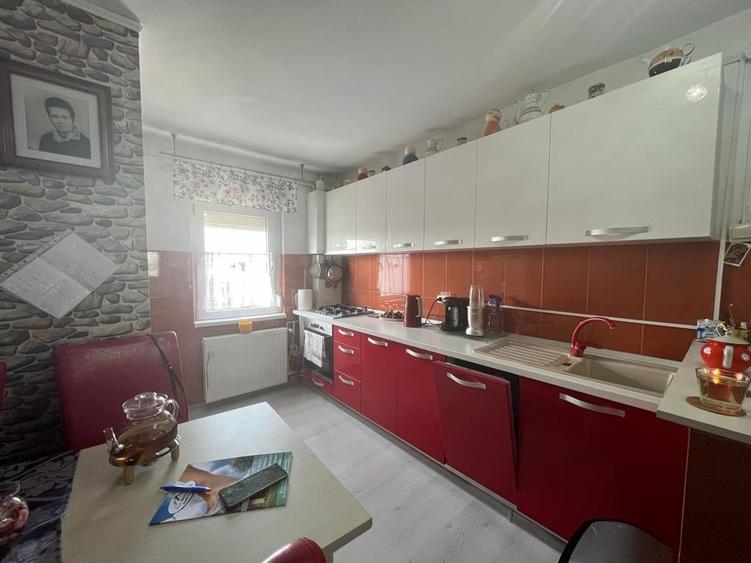 Apartament cu 2 camere semidecomandat în 6 Vânători