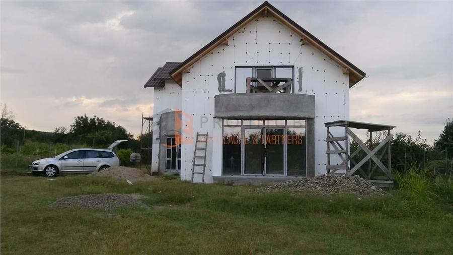 Casă individuală cu 5 camere cu Teren 1700 Mp în Zorești