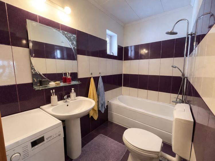 Casă individuală cu 10 camere cu Canalizare în Sebeș