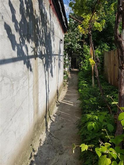 Casă cu 2 camere cu Canalizare în Central