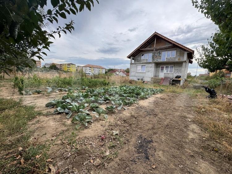 Casă individuală cu 9 camere cu Teren 1005 Mp în Ampoi 3