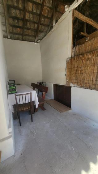 Casă cu 2 camere cu Teren 4500 Mp în Jiana