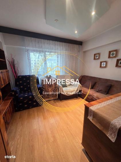 Se vinde apartament 2 camere decomandat 53mp etaj 3 bloc caramida - 8