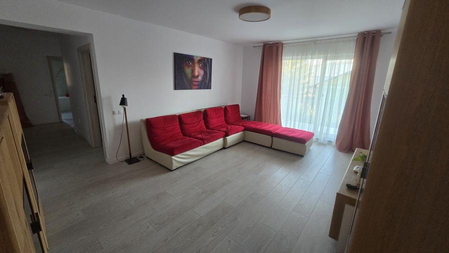 Apartament cu 3 camere decomandat în Central