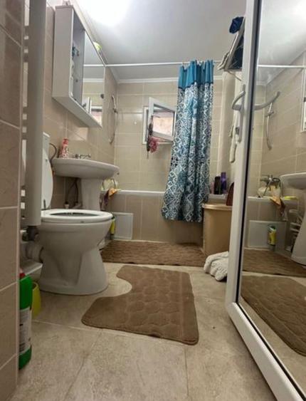 Apartament cu 3 camere decomandat în Calarași 4