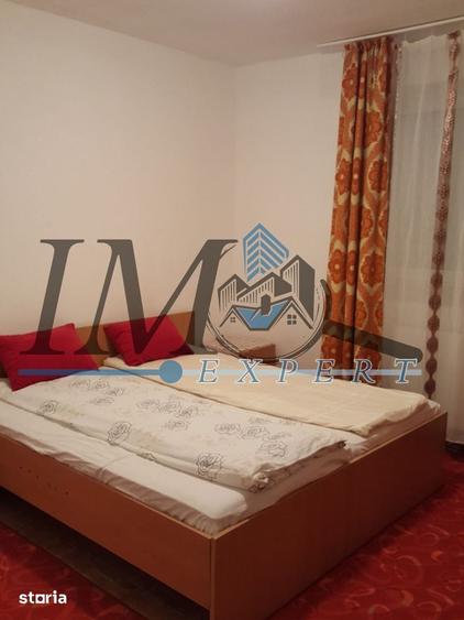 Apartament cu 3 camere decomandat în Cetate