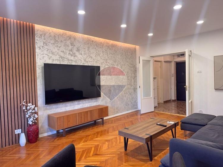 Apartament cu 4 camere în Periferie