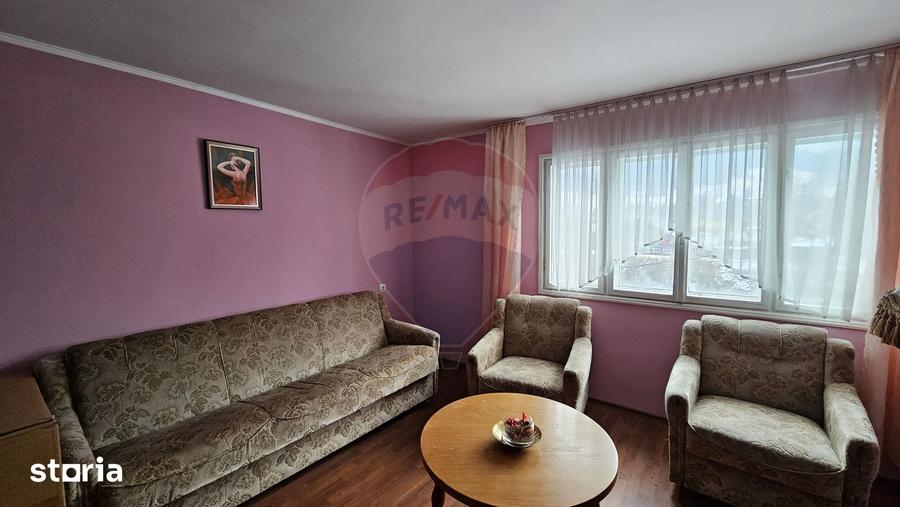 Casă cu 6 camere cu Teren 200 Mp în Central