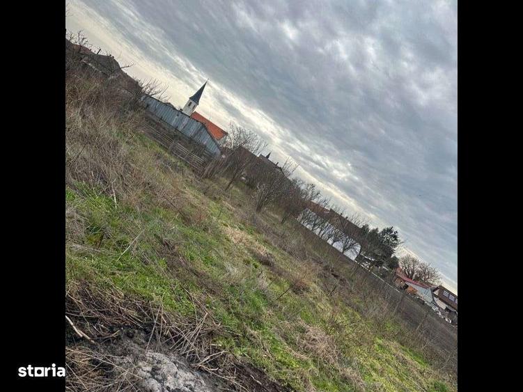 Casă cu 3 camere cu Teren 1000 Mp în Socodor