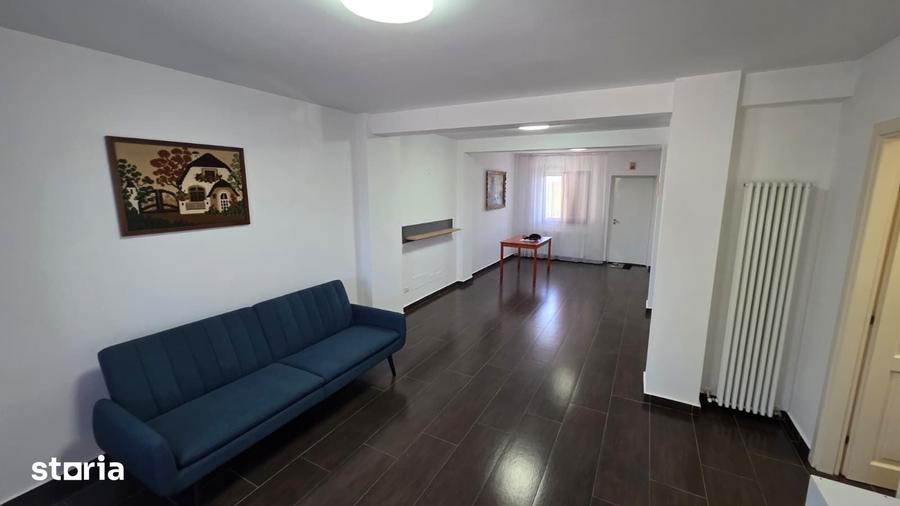 Casă cu 6 camere cu Teren 231 Mp în Obor