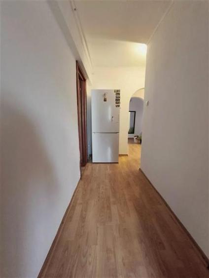 Apartament cu 3 camere decomandat, mobilat în Frumoasa
