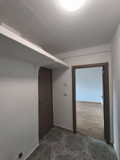 Apartament cu 2 camere semidecomandat în Malu Roșu