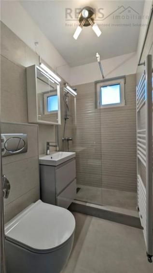 Apartament cu 2 camere semidecomandat în Centrul Civic