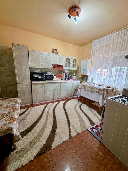 Casă individuală cu 3 camere cu Teren 305 Mp în Central