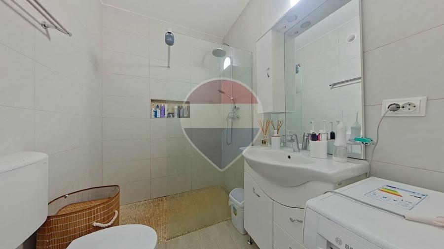 Apartament cu 2 camere decomandat, mobilat în Semicentral