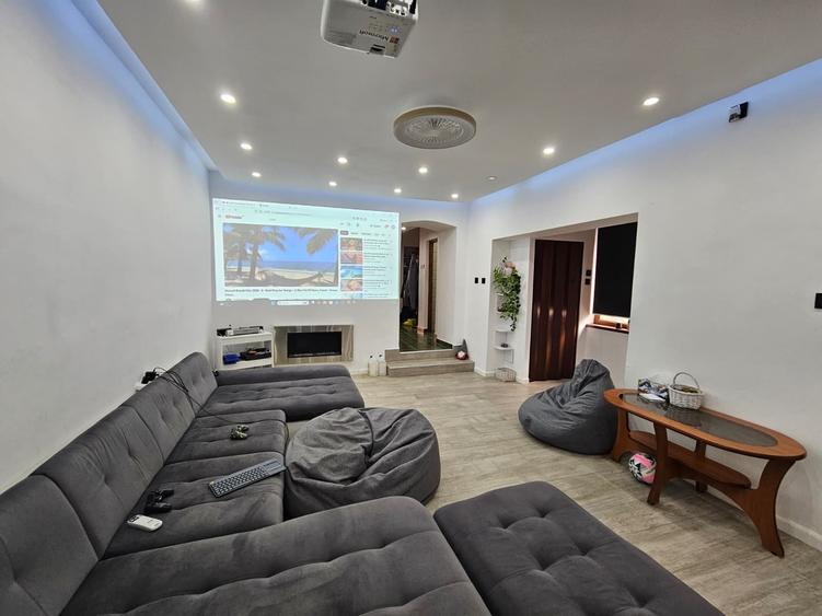 Casă individuală cu 6 camere cu Canalizare în Dâmbovița