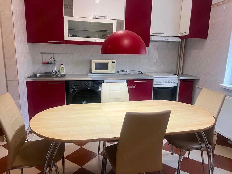 Apartament cu 4 camere decomandat în Nerva Traian