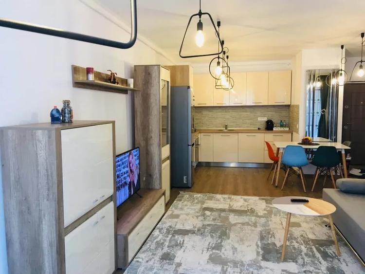 Apartament cu 2 camere decomandat, mobilat în Bună Ziua