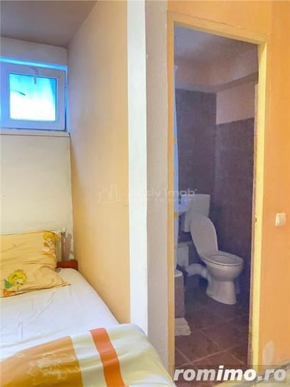 Casă cu 10 camere cu Teren 300 Mp în Vulcan