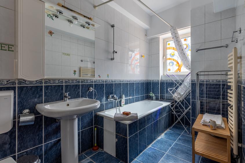 Apartament cu 2 camere semidecomandat, mobilat în Clucerului