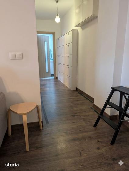 Apartament cu 3 camere, mobilat în Tei