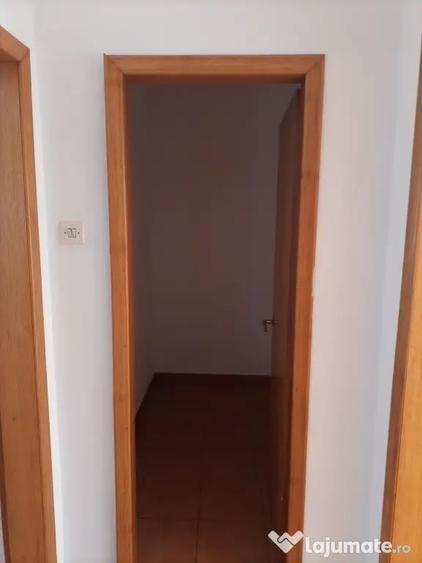 Apartament cu 5 camere decomandat în Unirii