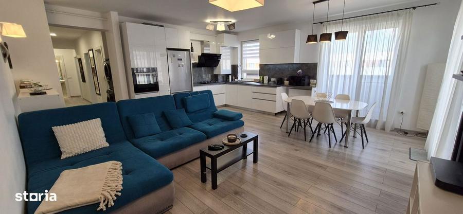 Apartament cu 3 camere decomandat în Exterior Vest