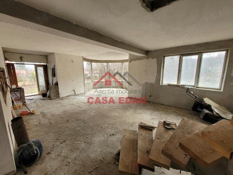 Casă cu 3 camere în Breaza