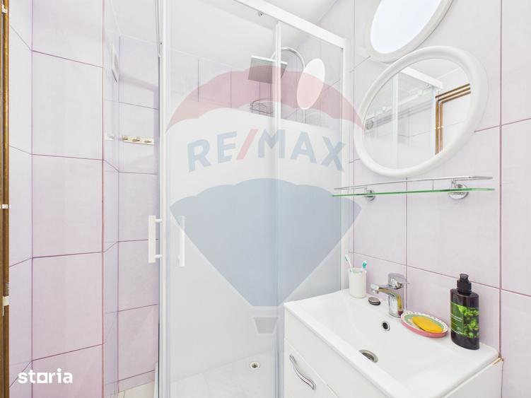 Apartament cu 4 camere de vanzare, Centrala proprie, 13 Septembrie - 16