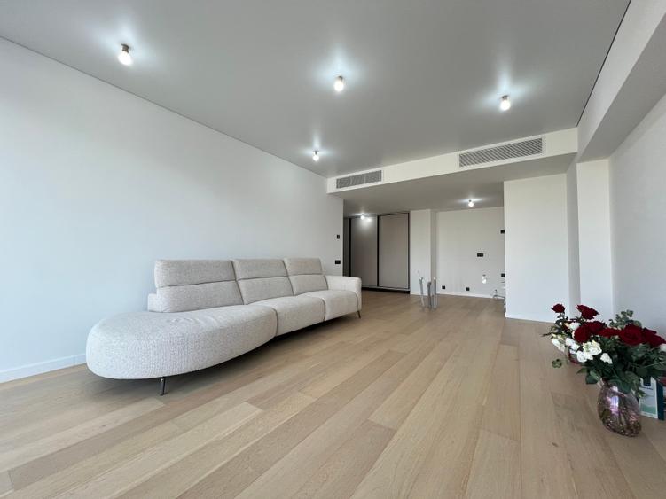 Apartament cu 3 camere decomandat în Aviației