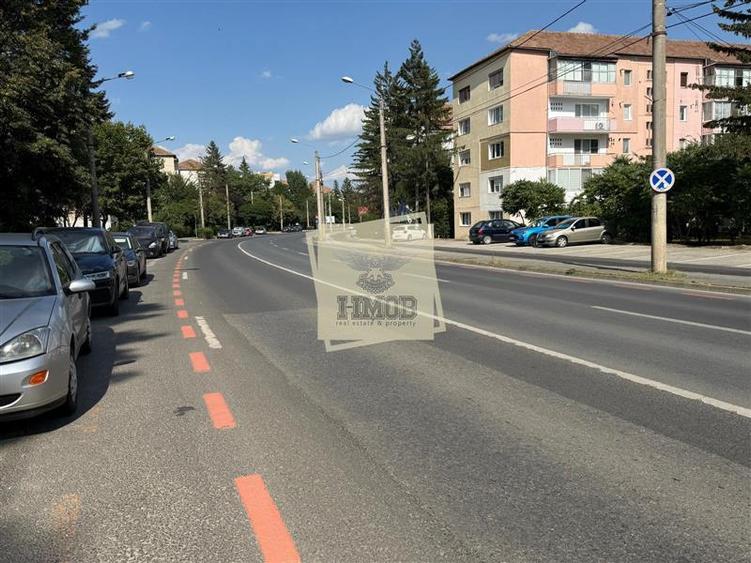 Apartament cu 4 camere decomandat în Hipodrom 1